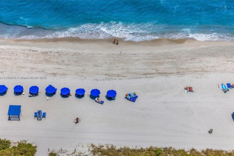 Condominio en alquiler en Miami Beach, Florida, 1 dormitorio, 106.93 m2 № 1921648 - foto 29