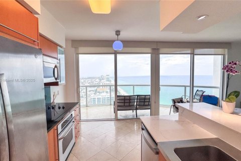 Condominio en alquiler en Miami Beach, Florida, 1 dormitorio, 106.93 m2 № 1921648 - foto 10