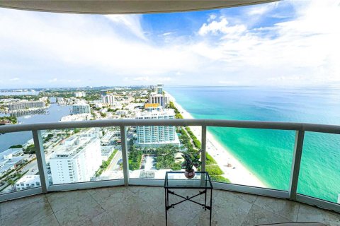 Condominio en alquiler en Miami Beach, Florida, 1 dormitorio, 106.93 m2 № 1921648 - foto 5
