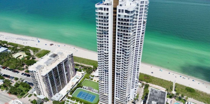 Condominio en Miami Beach, Florida, 1 dormitorio № 1921648