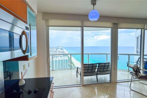 Condominio en alquiler en Miami Beach, Florida, 1 dormitorio, 106.93 m2 № 1921648 - foto 9