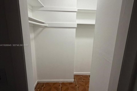 Снять в аренду кондоминиум в Майами, Флорида 1 спальня, 68.75м2, № 1985821 - фото 8