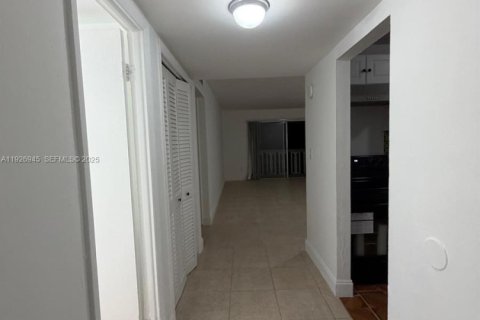 Снять в аренду кондоминиум в Майами, Флорида 1 спальня, 68.75м2, № 1985821 - фото 7