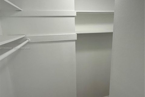 Снять в аренду кондоминиум в Майами, Флорида 1 спальня, 68.75м2, № 1985821 - фото 10