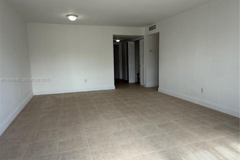 Снять в аренду кондоминиум в Майами, Флорида 1 спальня, 68.75м2, № 1985821 - фото 11