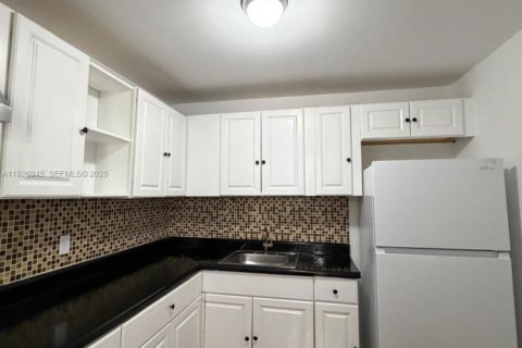 Снять в аренду кондоминиум в Майами, Флорида 1 спальня, 68.75м2, № 1985821 - фото 6