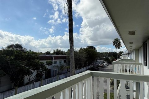 Снять в аренду кондоминиум в Майами, Флорида 1 спальня, 68.75м2, № 1985821 - фото 12