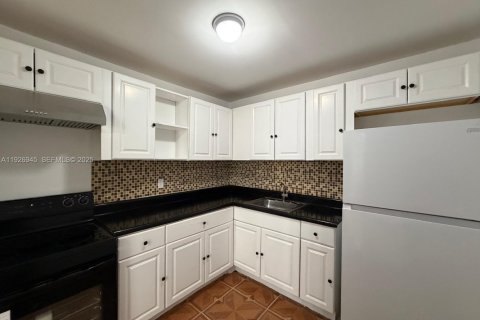 Снять в аренду кондоминиум в Майами, Флорида 1 спальня, 68.75м2, № 1985821 - фото 4