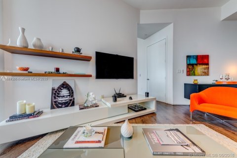 Condominio en venta en Sunny Isles Beach, Florida, 2 dormitorios, 135.92 m2 № 1924779 - foto 3