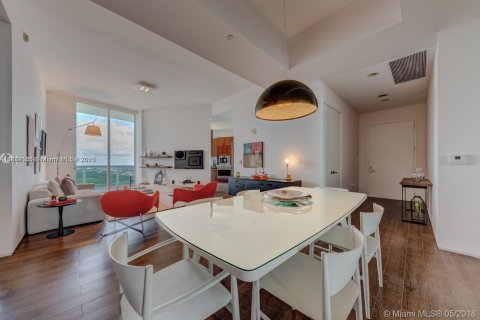 Condominio en venta en Sunny Isles Beach, Florida, 2 dormitorios, 135.92 m2 № 1924779 - foto 9