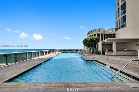 Condominio en venta en Sunny Isles Beach, Florida, 2 dormitorios, 135.92 m2 № 1924779 - foto 30