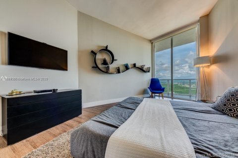Condominio en venta en Sunny Isles Beach, Florida, 2 dormitorios, 135.92 m2 № 1924779 - foto 16