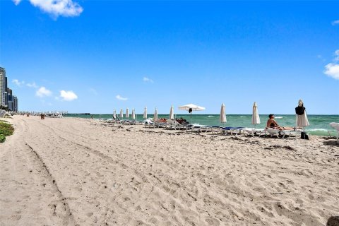 Condominio en venta en Sunny Isles Beach, Florida, 2 dormitorios, 135.92 m2 № 1924779 - foto 28