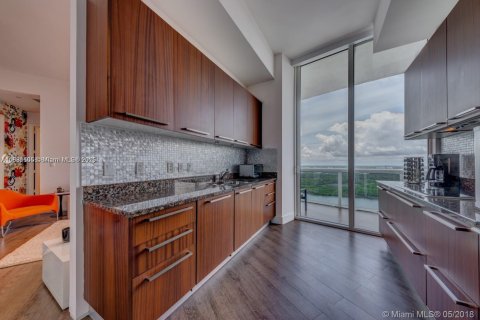 Condominio en venta en Sunny Isles Beach, Florida, 2 dormitorios, 135.92 m2 № 1924779 - foto 11