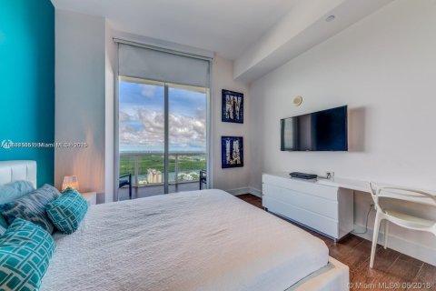 Condominio en venta en Sunny Isles Beach, Florida, 2 dormitorios, 135.92 m2 № 1924779 - foto 24
