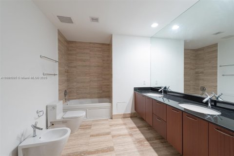 Condominio en venta en Sunny Isles Beach, Florida, 2 dormitorios, 135.92 m2 № 1924779 - foto 21