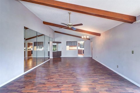 Condo in Palm Harbor, Florida, 2 bedrooms  № 1529471 - photo 5