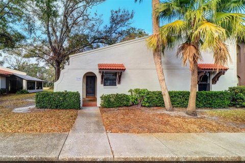 Condo in Palm Harbor, Florida, 2 bedrooms  № 1529471 - photo 1