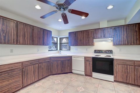 Condo in Palm Harbor, Florida, 2 bedrooms  № 1529471 - photo 12