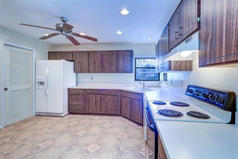 Condo in Palm Harbor, Florida, 2 bedrooms  № 1529471 - photo 11