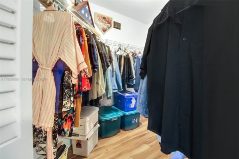 Купить виллу или дом в Пемброк-Пайнс, Флорида 3 спальни, 161.56м2, № 2027189 - фото 21