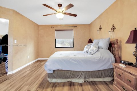 Купить виллу или дом в Пемброк-Пайнс, Флорида 3 спальни, 161.56м2, № 2027189 - фото 17