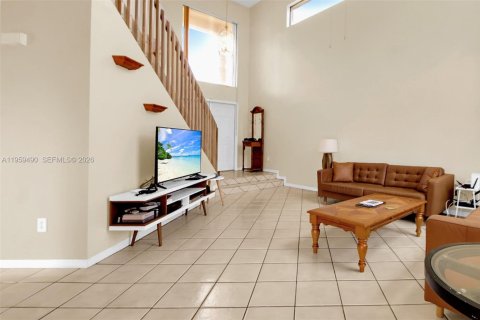 Купить виллу или дом в Пемброк-Пайнс, Флорида 3 спальни, 161.56м2, № 2027189 - фото 6