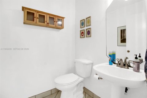 Купить виллу или дом в Пемброк-Пайнс, Флорида 3 спальни, 161.56м2, № 2027189 - фото 15