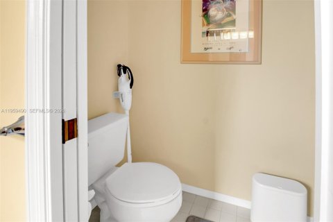 Купить виллу или дом в Пемброк-Пайнс, Флорида 3 спальни, 161.56м2, № 2027189 - фото 20