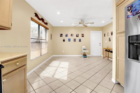 Купить виллу или дом в Пемброк-Пайнс, Флорида 3 спальни, 161.56м2, № 2027189 - фото 14