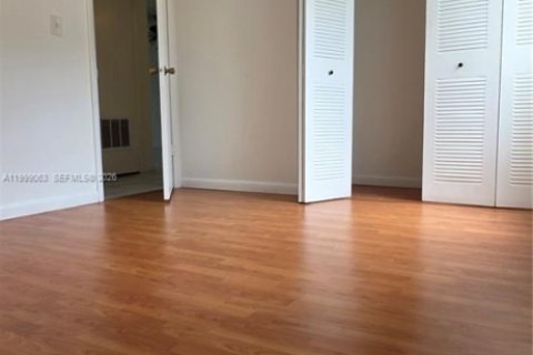 Condo in Margate, Florida, 2 bedrooms  № 2067438 - photo 5