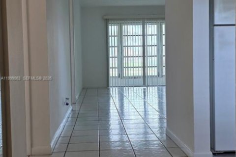 Condo in Margate, Florida, 2 bedrooms  № 2067438