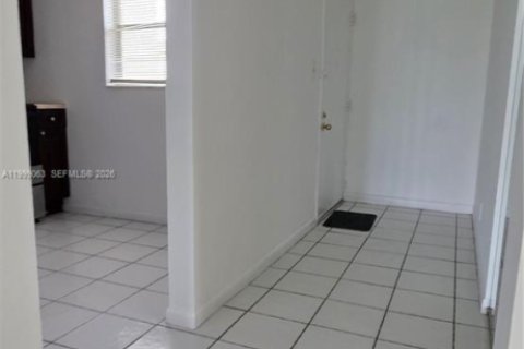Condo in Margate, Florida, 2 bedrooms  № 2067438 - photo 13