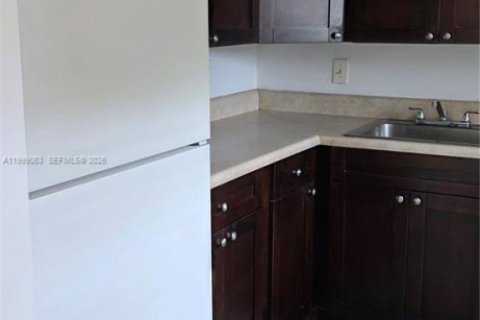 Condo in Margate, Florida, 2 bedrooms  № 2067438 - photo 2