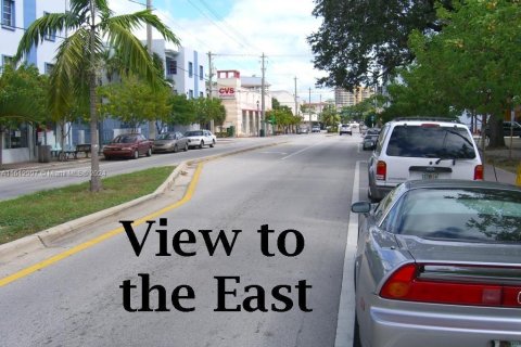 Commercial property in Miami, Florida № 1977278 - photo 2