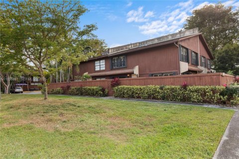 Condo in Miami, Florida, 3 bedrooms  № 1994752