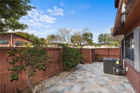 Condominio en venta en Miami, Florida, 3 dormitorios, 137.31 m2 № 1994752 - foto 3