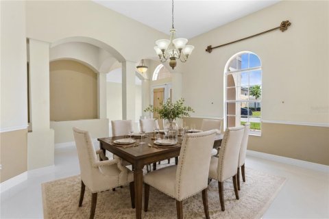 House in Orlando, Florida 4 bedrooms, 253.62 sq.m. № 2203560 - photo 4