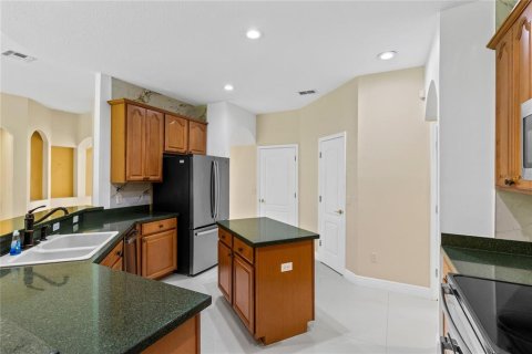 House in Orlando, Florida 4 bedrooms, 253.62 sq.m. № 2203560 - photo 11