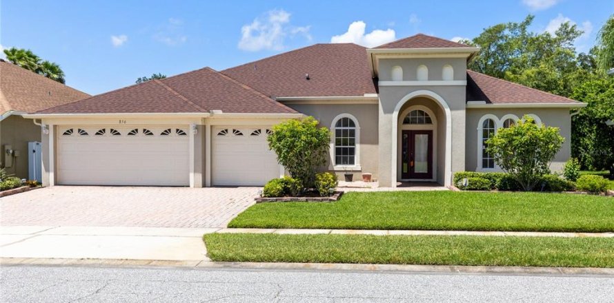 House in Orlando, Florida 4 bedrooms, 253.62 sq.m. № 2203560