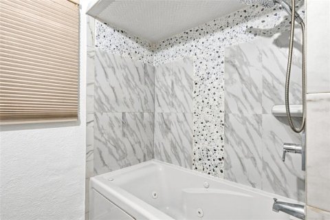 Casa en venta en Winter Haven, Florida, 2 dormitorios, 125.42 m2 № 2388204 - foto 18