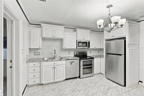 Casa en venta en Winter Haven, Florida, 2 dormitorios, 125.42 m2 № 2388204 - foto 10