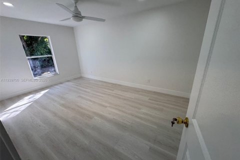 Купить виллу или дом в Форт Майерс, Флорида 3 спальни, 157.38м2, № 2053838 - фото 12