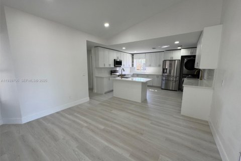 Купить виллу или дом в Форт Майерс, Флорида 3 спальни, 157.38м2, № 2053838 - фото 5