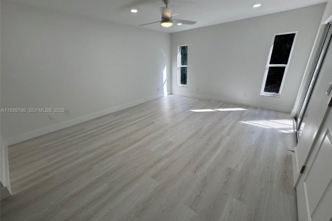 Купить виллу или дом в Форт Майерс, Флорида 3 спальни, 157.38м2, № 2053838 - фото 24