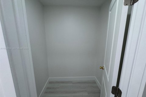 Купить виллу или дом в Форт Майерс, Флорида 3 спальни, 157.38м2, № 2053838 - фото 17