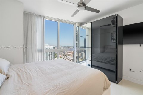 Condo in Miami, Florida, 2 bedrooms № 2242135 - photo 30