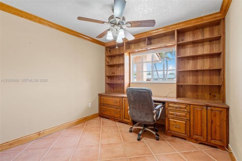 Villa ou maison à vendre à Miami, Floride: 4 chambres, 181.35 m2 № 2186174 - photo 28