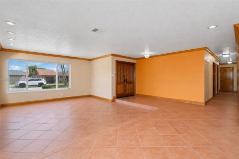 Villa ou maison à vendre à Miami, Floride: 4 chambres, 181.35 m2 № 2186174 - photo 9