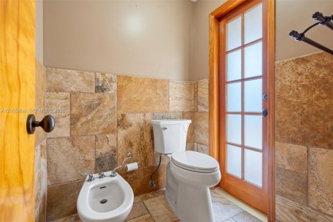 Villa ou maison à vendre à Miami, Floride: 4 chambres, 181.35 m2 № 2186174 - photo 25